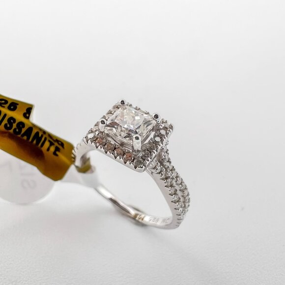 925 Sterling Sliver Moissanite Wedding/Engagement Ring, 1.50ctw VVS Stones Hip H - Picture 2 of 8